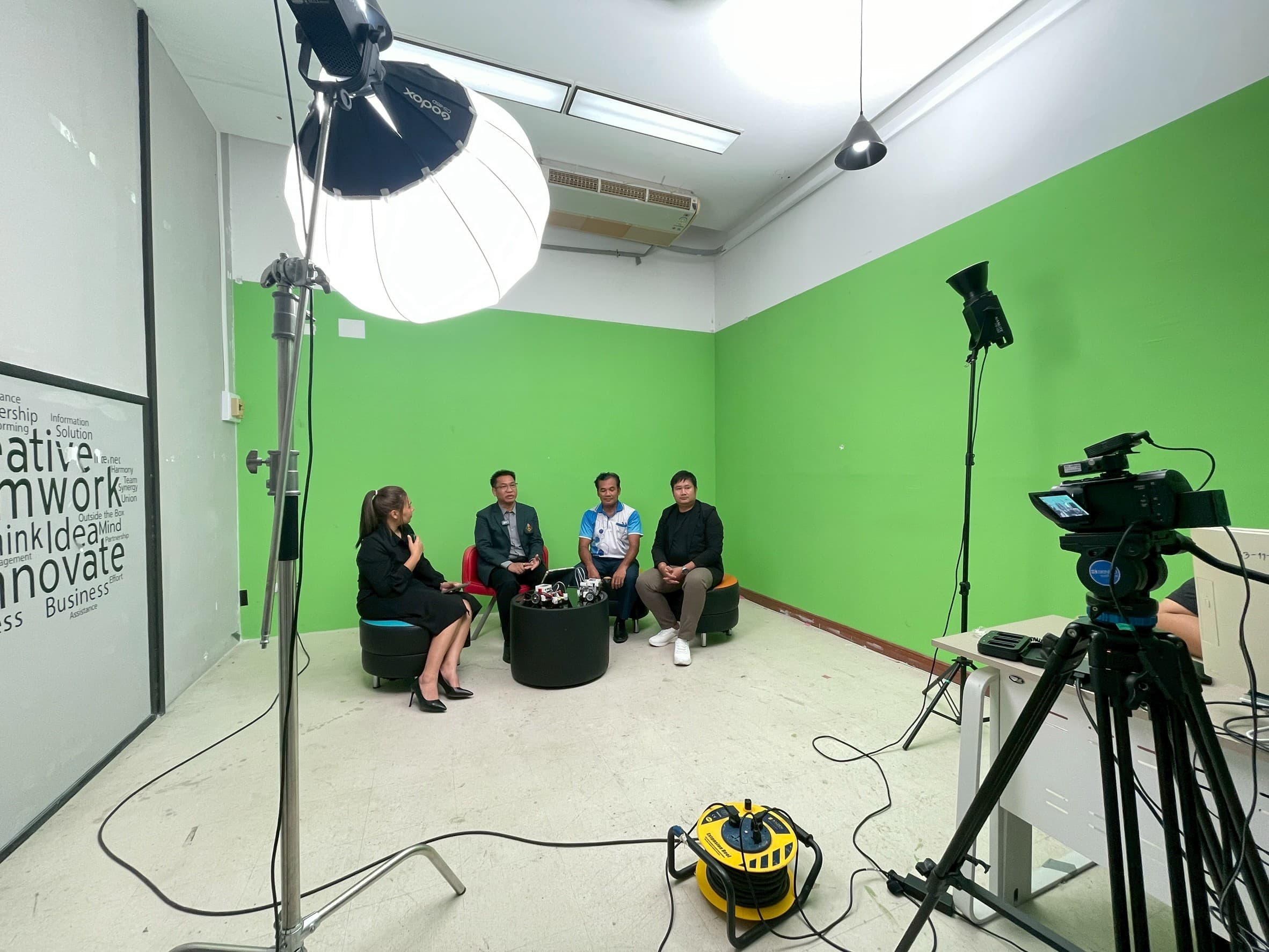 ห้องบันทึกสือ studio 1